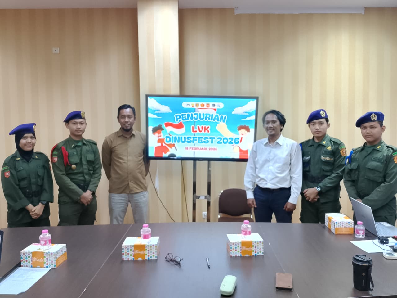 Foto Bersama Panitia dan Juri